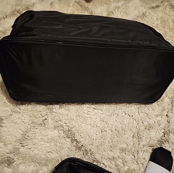 Calvin Klein Detatchable crossbody messenger travel bag w logos, small b… - Picture 11 of 16